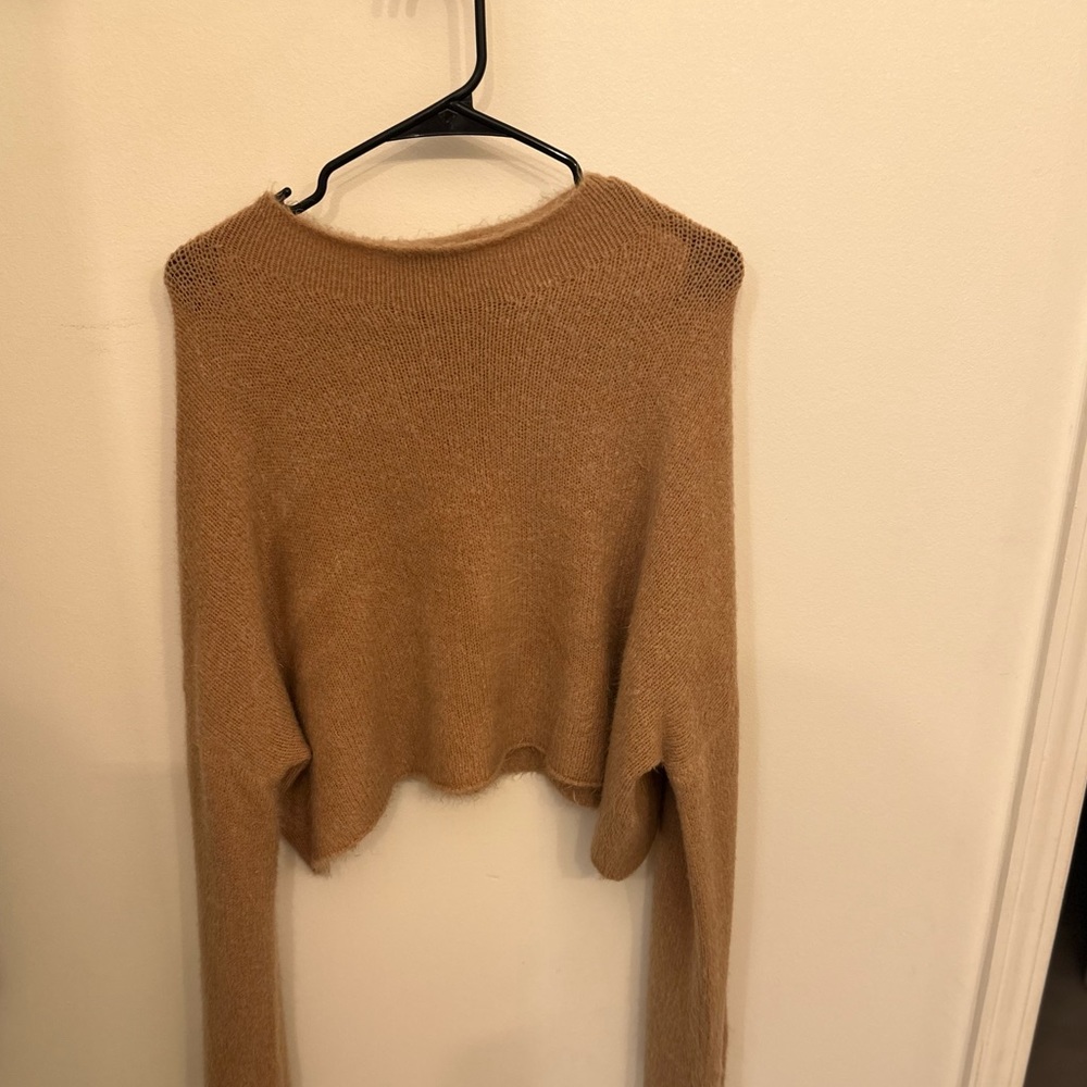VICI lightweight sweater. Size medium. Barely worn!
